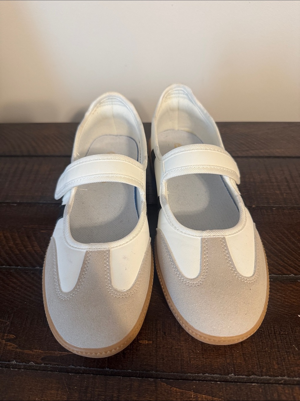 Women’s 6.5 Mary Jane Sneaker Flats
